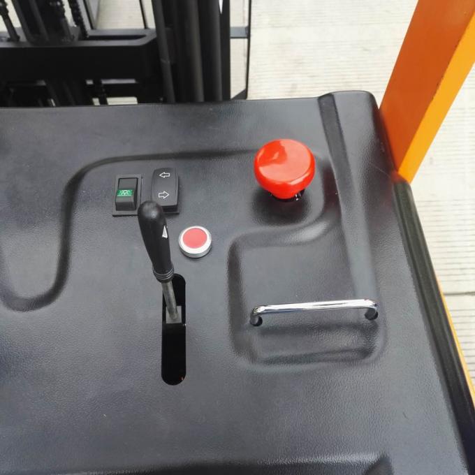 2500kg accionó la carretilla elevadora del apilador del alcance del motor de CA de la plataforma 1